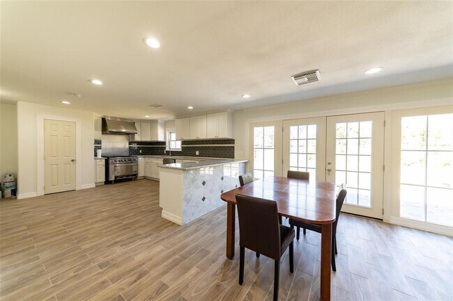 Foto del edificio - 5610 Ludington Dr