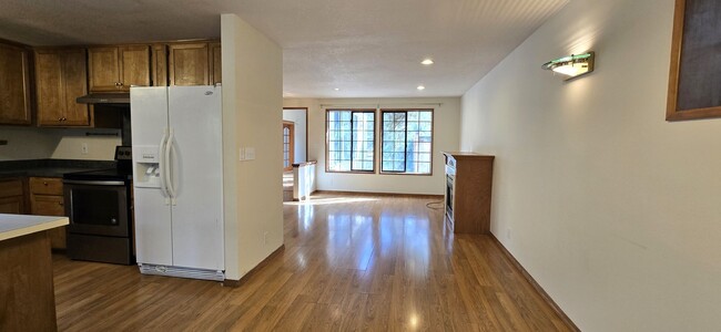 Foto del edificio - 5 Bedroom Home Close to University of Oregon