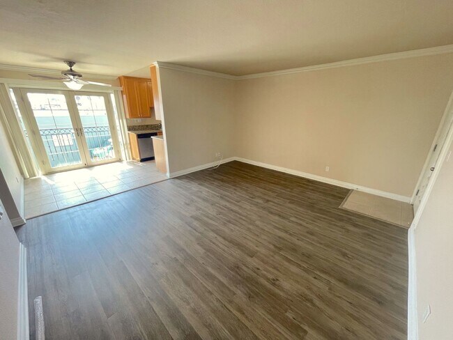 Foto del edificio - M/I Special - Awesome Condo - Complex W/ Pool & Located Minutes From Beach