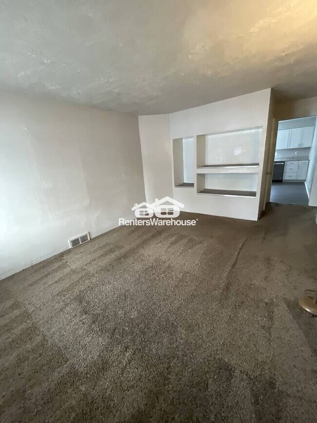 Building Photo - Four Bed Two Bath Home - Now Available