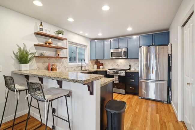 Building Photo - 926 N 96th St
