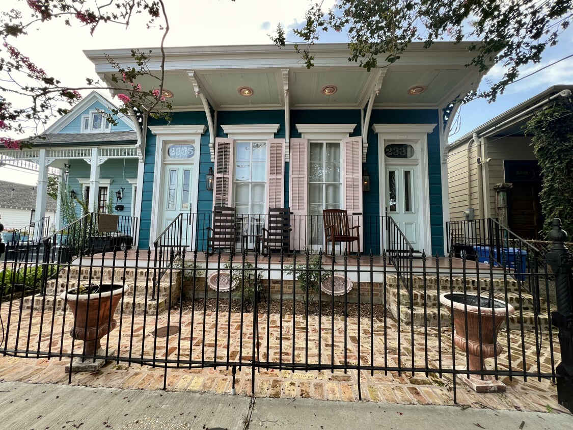Primary Photo - 2333 Chippewa St