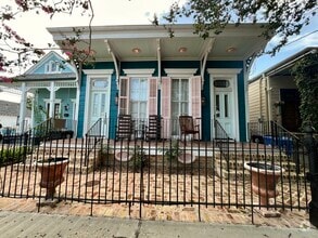 Building Photo - 2333 Chippewa St