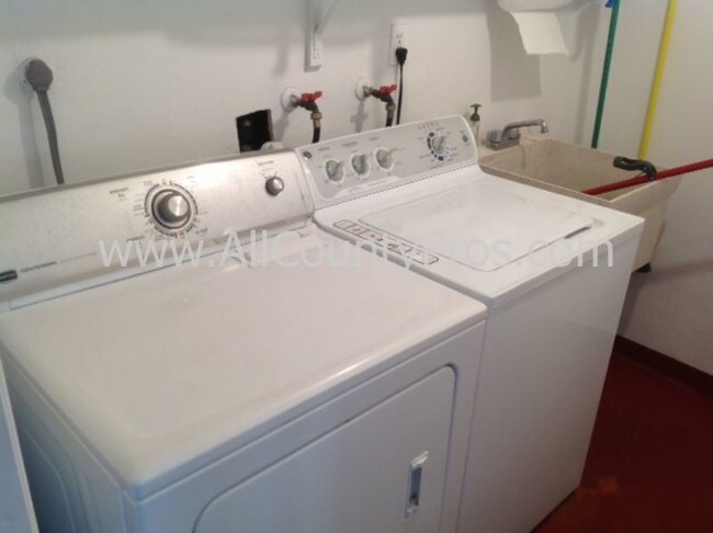 Foto del edificio - 3755 S School Ave