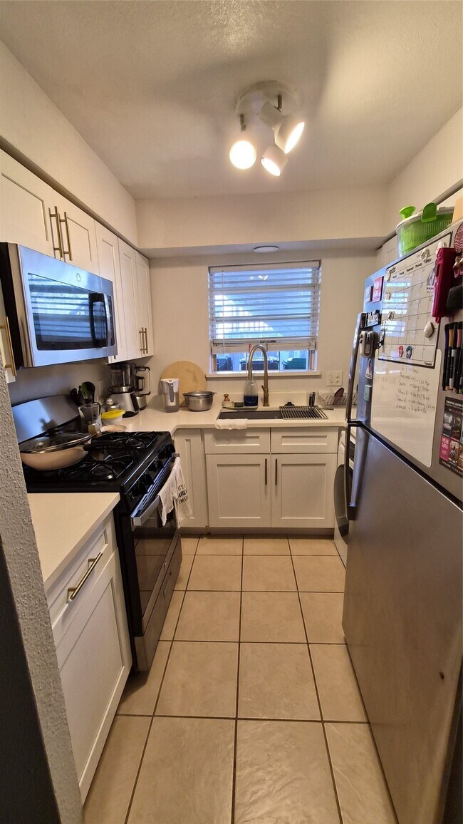 Foto del edificio - 2118 Oakdale St