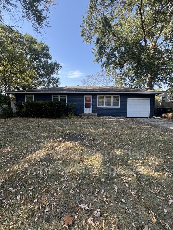 Foto principal - 2127 Mitchell St