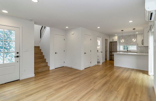 Building Photo - 11517 5th Ave NE
