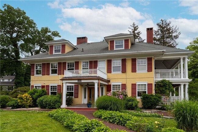 Building Photo - 176 Farragut Cir