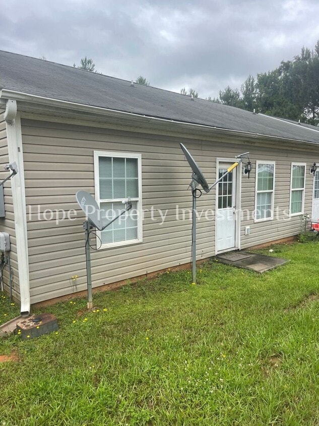 Building Photo - 3136 Mobley Bridge Rd