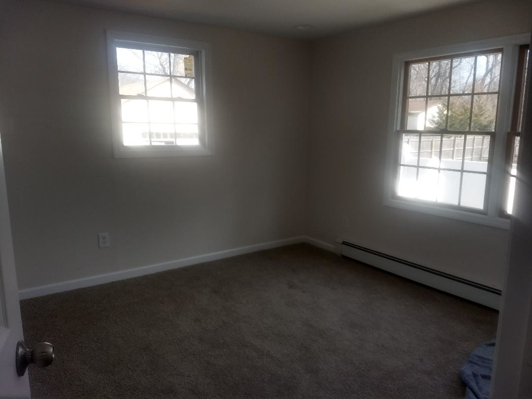 Building Photo - 85 Manor Dr