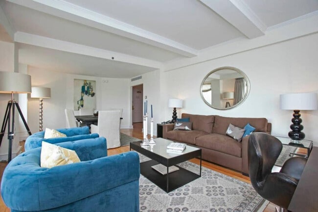 Foto del edificio - 142 W 57th St
