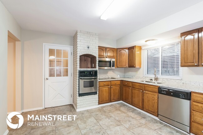 Building Photo - 3666 Argonne Forest Dr