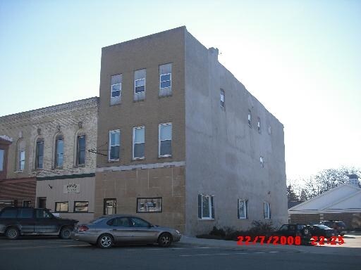 Foto principal - 139 W Railroad St
