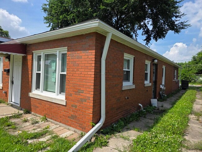 Building Photo - 14916 Langley Ave