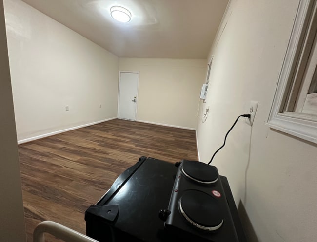 Photo - 8xxx Barrett Rd House