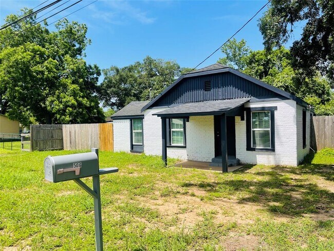 Foto del edificio - 506 N Hackberry St