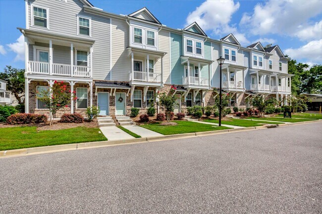Foto del edificio - The Marshes at Cooper River Townhomes