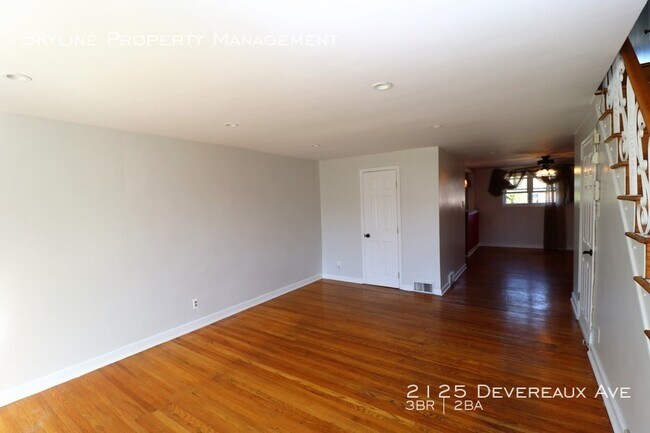 Building Photo - 2125 Devereaux Ave