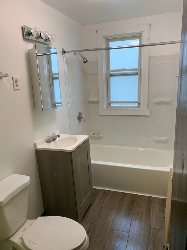 Bathroom - 7351 S Green St