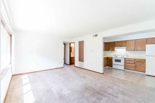 Building Photo - 3211 Terrace Dr