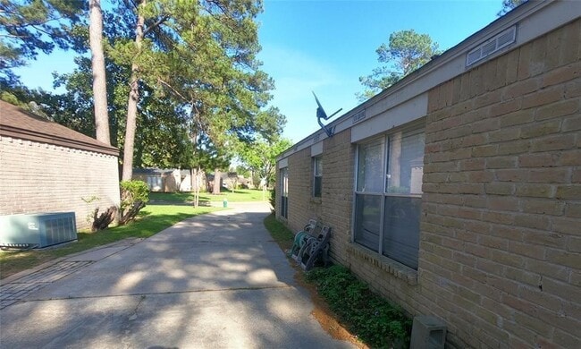 Building Photo - 8343 Waynemer Way