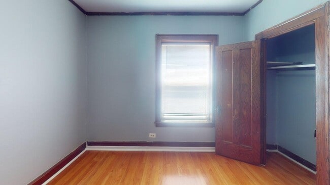 Foto del edificio - 4502 W Wellington Ave