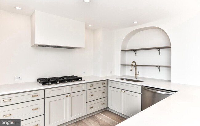 Building Photo - 2500 N Van Dorn Street Unit 1002