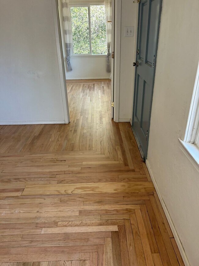 Foto del edificio - 1690 Phillips Ln