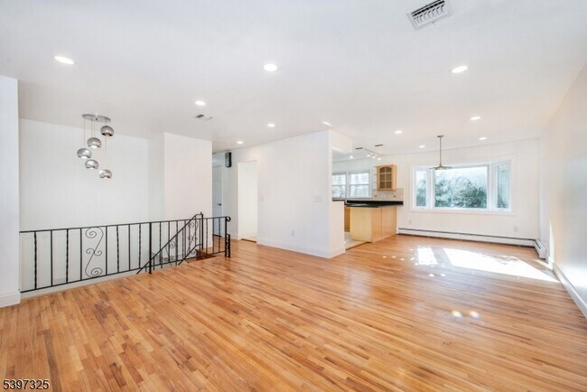 Foto del edificio - 4 Maureen Ct