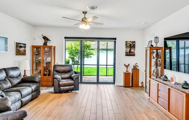 Building Photo - 4785 San Fratello Cir