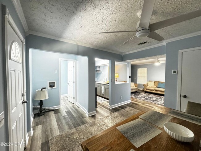 Building Photo - Stunning Furnished 2 Bedroom, 1.5 Bathroom...