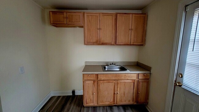 Foto del edificio - 3501 Meadowbridge Rd