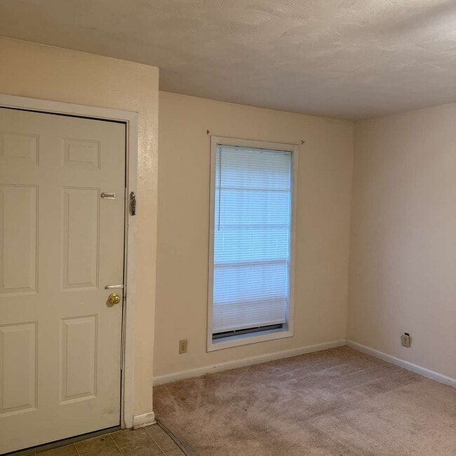 Building Photo - 302 Cartwright Dr