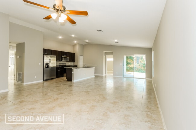 Building Photo - 1426 Paramount Ave SE