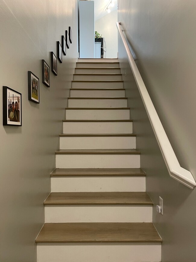 Building Photo - 2334 N Delaware St