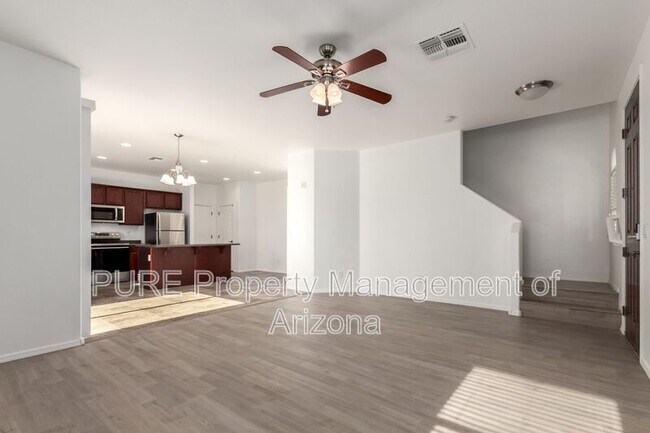 Foto del edificio - 4044 E Oakland St