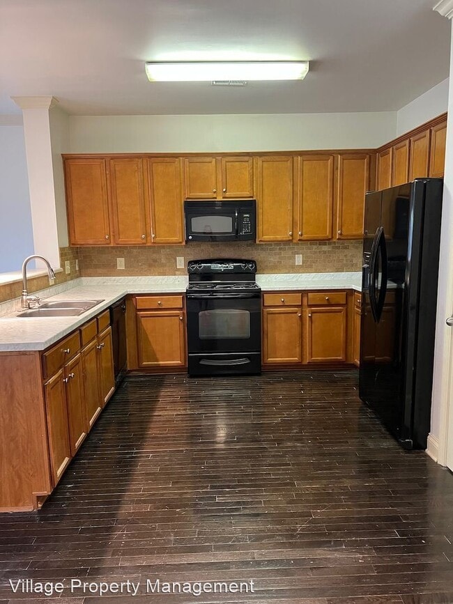 Building Photo - 3 br, 2.5 bath House - 116 Northcrest Comm...
