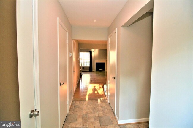 Photo - 114 Barnsfield Ct Townhome