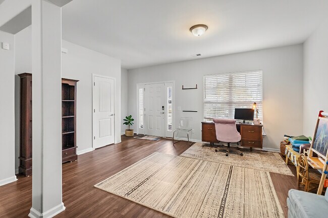 Foto del edificio - 246 Sessile Oak Rd