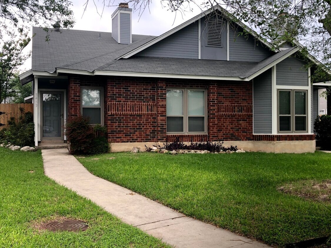 Primary Photo - 3453 Ridge Country St