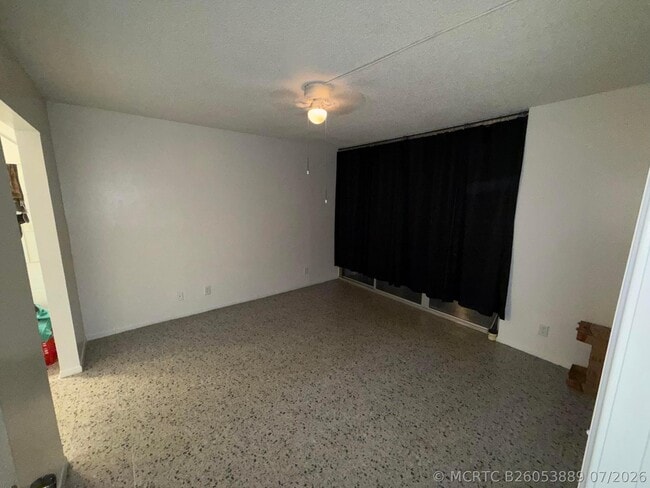 Building Photo - 9450 Live Oak Pl