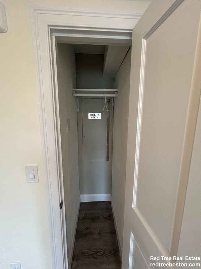 Foto del edificio - 1028a Commonwealth Ave