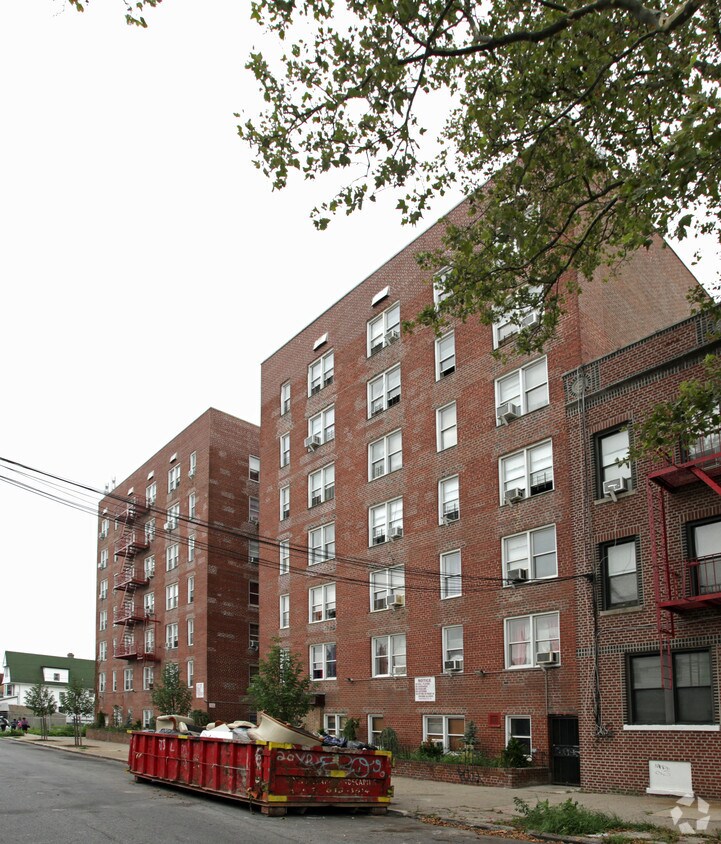 Primary Photo - 450 E 34th St