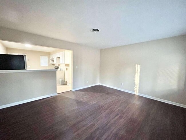 Building Photo - 6450 Raymond Dr