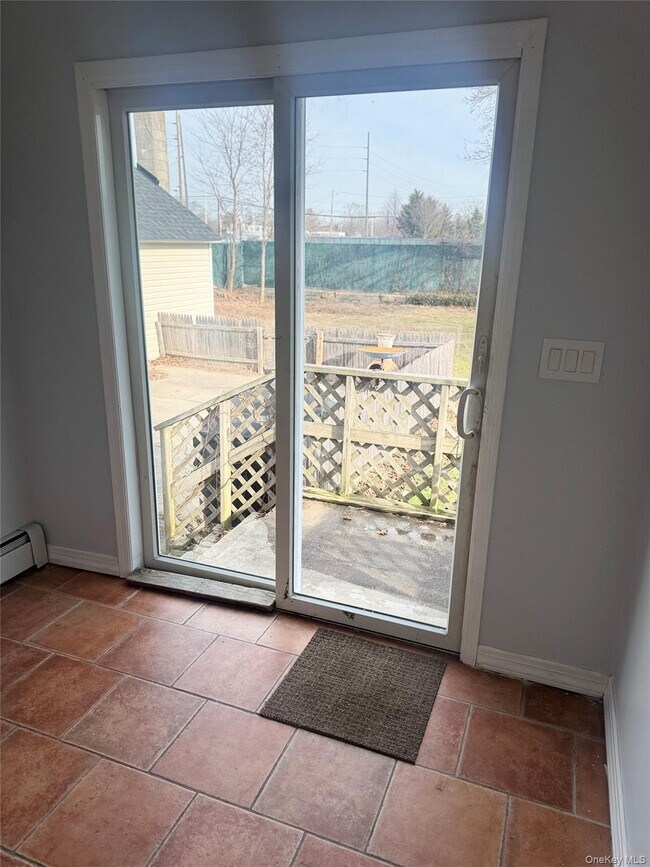 Building Photo - 71 Community Rd