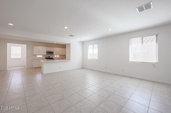 Foto del edificio - 16434 W Saguaro Park Ln