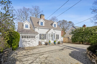 Building Photo - 52 Sound Beach Ave