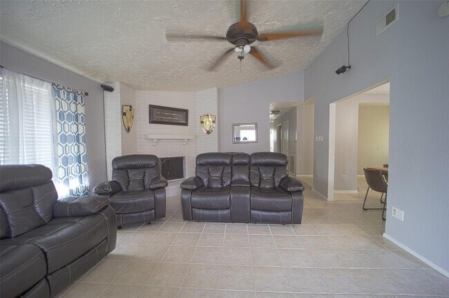 Foto del edificio - 23906 Nomini Hall Ln