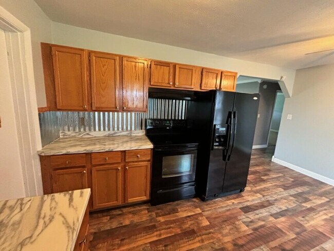 Foto del edificio - 12 Mill Ridge Rd