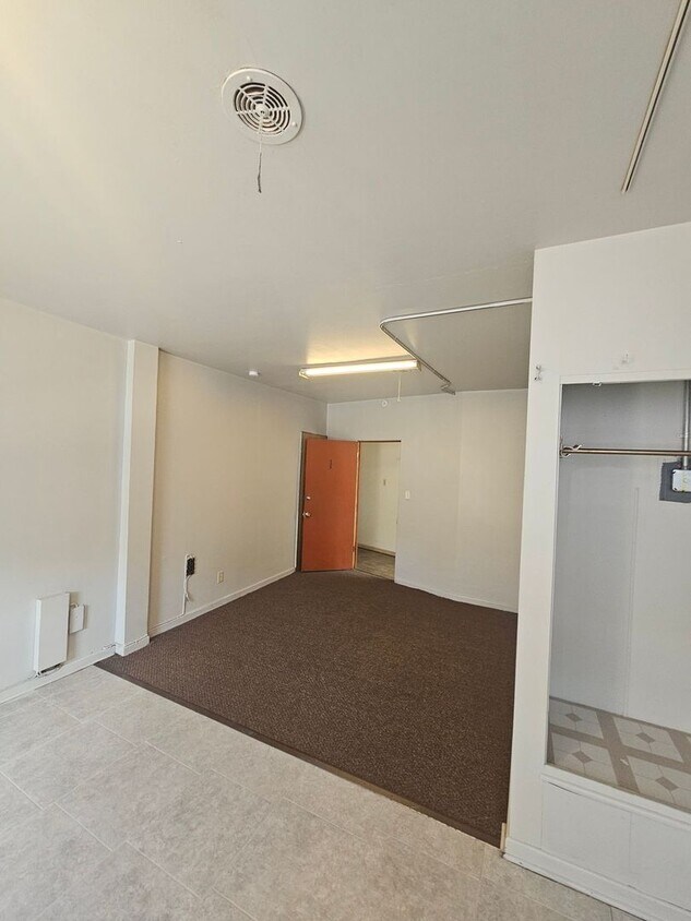 Foto del edificio - 3240-3242 W. National Ave.